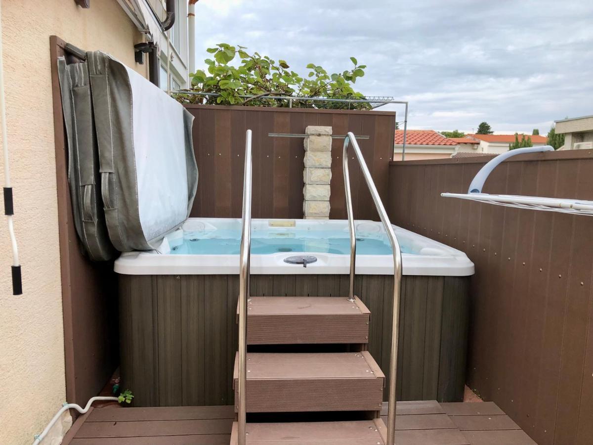 Apartments Pine & Oak With Shared Seasonal Hot Tub بريفلاكا المظهر الخارجي الصورة