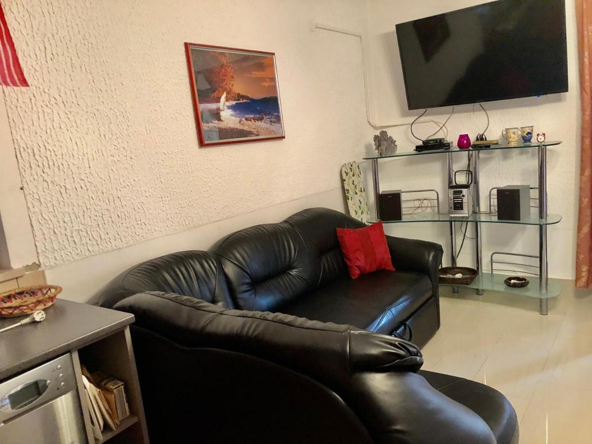Apartments Pine & Oak With Shared Seasonal Hot Tub بريفلاكا المظهر الخارجي الصورة