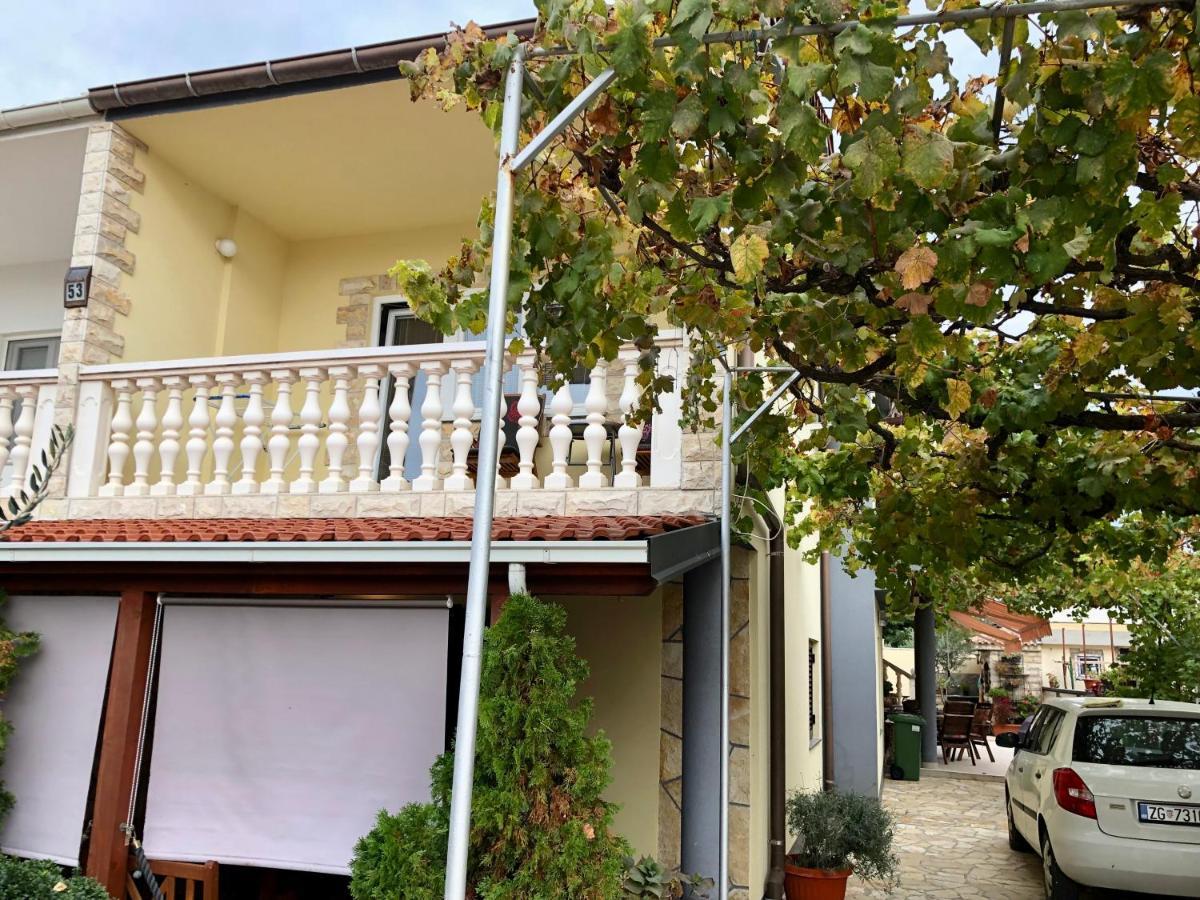 Apartments Pine & Oak With Shared Seasonal Hot Tub بريفلاكا المظهر الخارجي الصورة