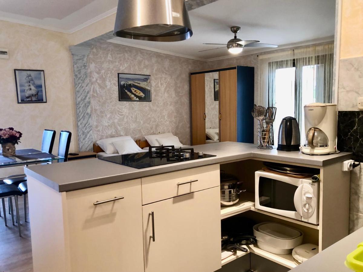 Apartments Pine & Oak With Shared Seasonal Hot Tub بريفلاكا المظهر الخارجي الصورة