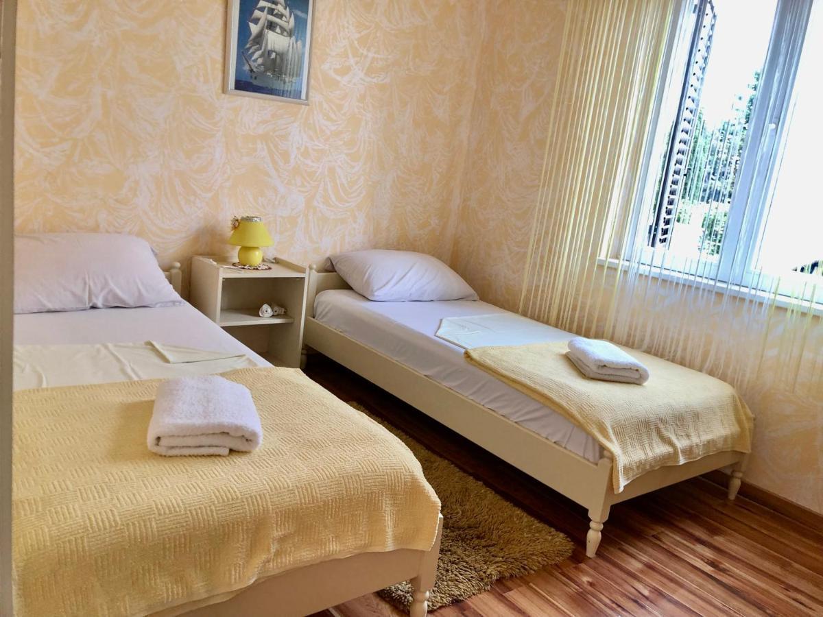 Apartments Pine & Oak With Shared Seasonal Hot Tub بريفلاكا المظهر الخارجي الصورة