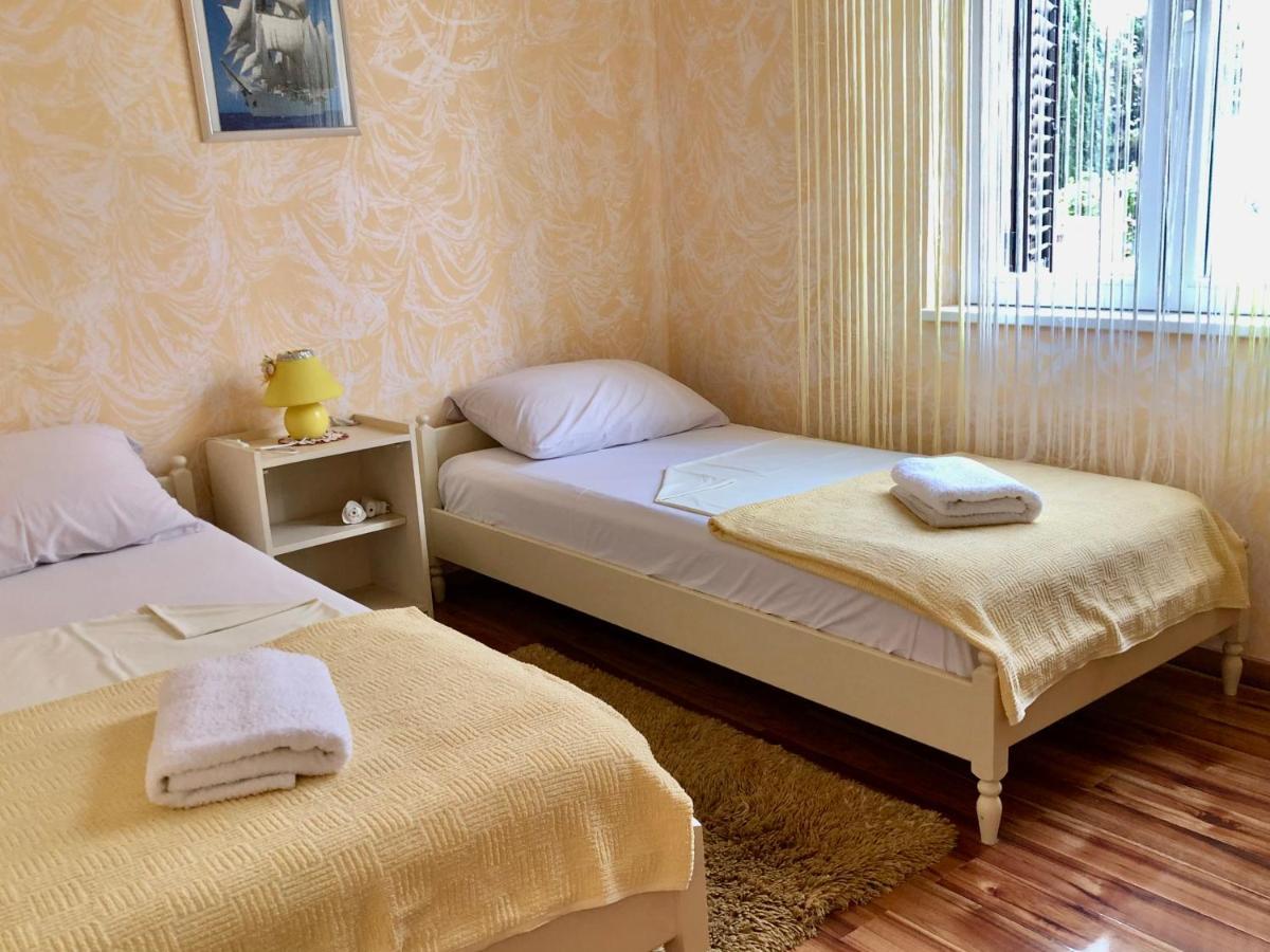 Apartments Pine & Oak With Shared Seasonal Hot Tub بريفلاكا المظهر الخارجي الصورة